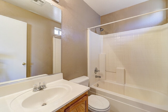 Building Photo - 12060 W Dahlia Dr
