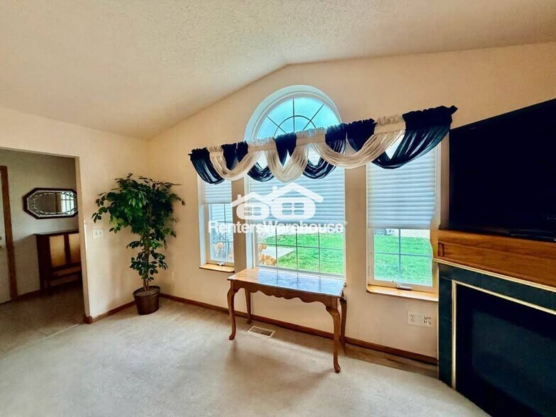 Building Photo - 495 S 51st St