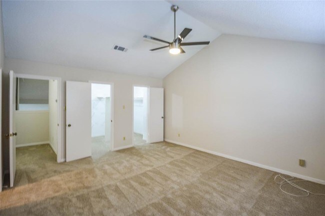 Building Photo - 9262 Westwood Village Dr