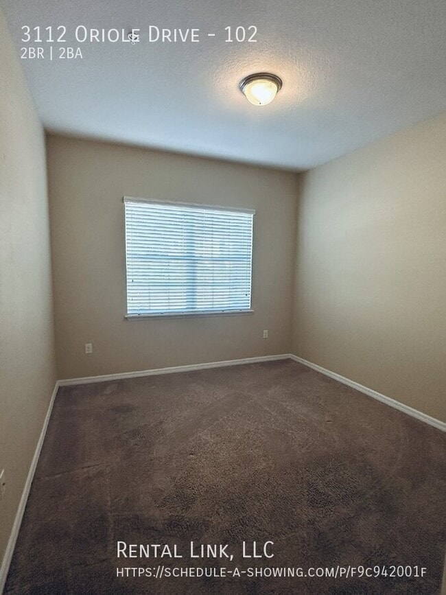 Building Photo - 3112 Oriole Dr