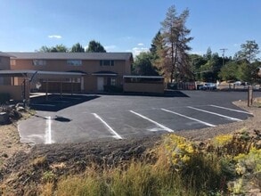 Building Photo - Unit in 8-plex complex