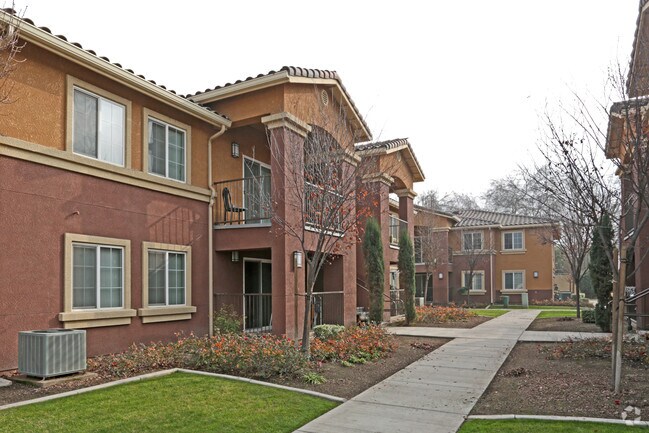 Building Photo - Sierra Vista Apartments