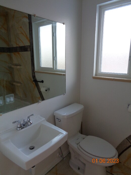 Building Photo - Nicely located close to Memorial Park and ...