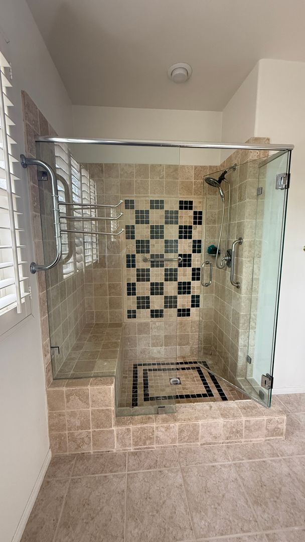 Building Photo - Spacious 4-Bedroom 3.5-Bath with Bonus Den...