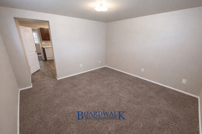 Building Photo - 661/663 N 980 W