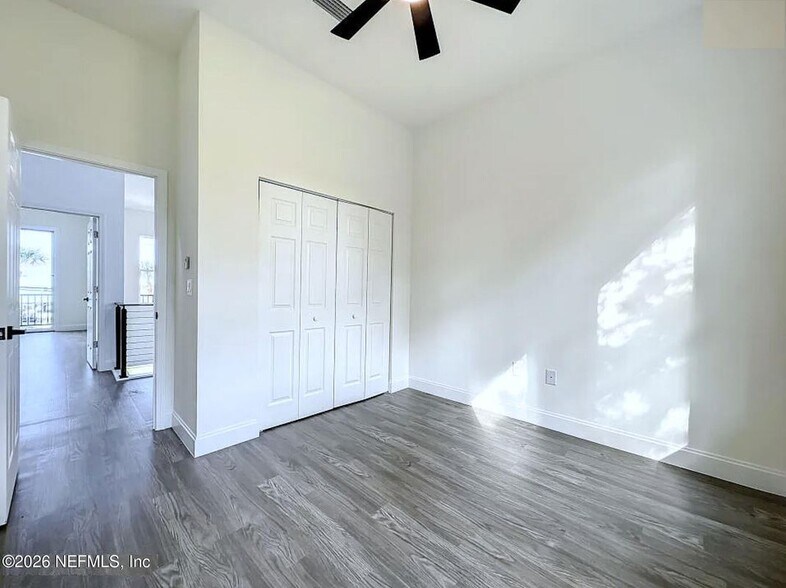 Building Photo - 5395 Heckscher Dr