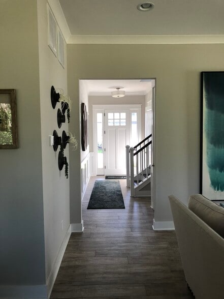 Building Photo - 10 Creekstone Dr