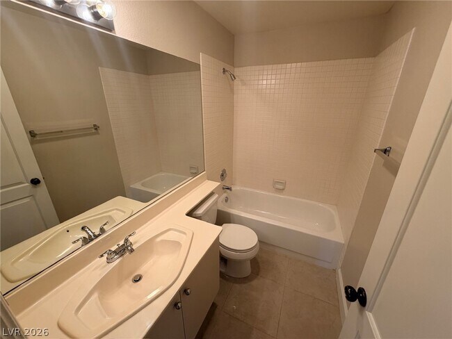 Building Photo - 7605 Rolling View Dr