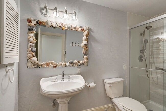 Building Photo - Charming Upper-Level Home with Water View – Walk to Downtown Coupeville - Landscaping Included