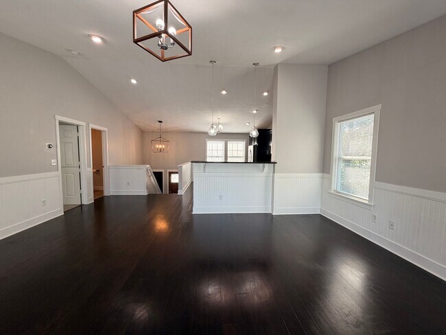 Building Photo - 1627 Hamlet Dr