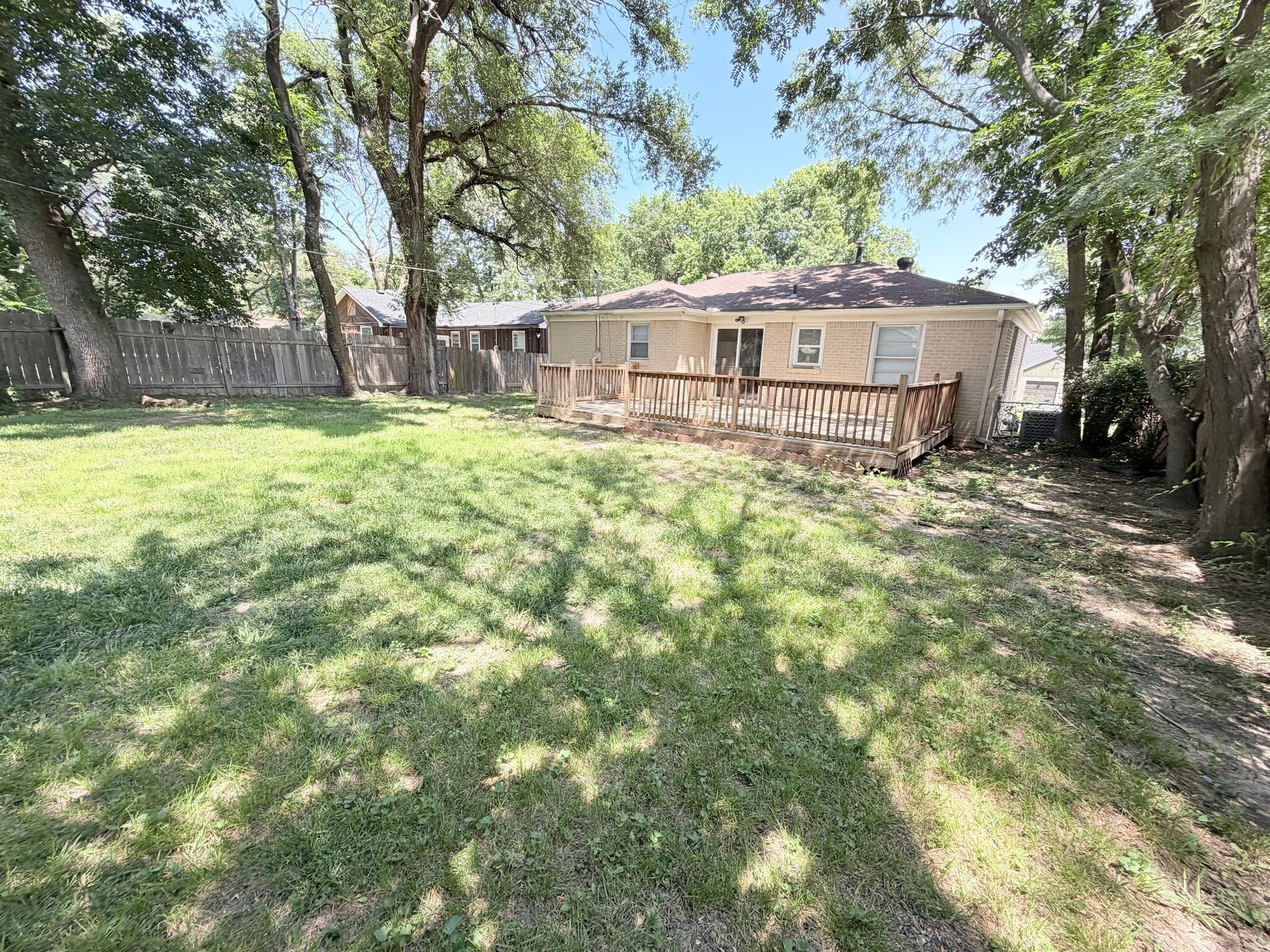 Building Photo - 1825 Drollinger St