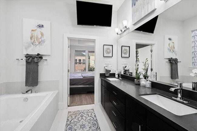 Building Photo - 1717 Silver St