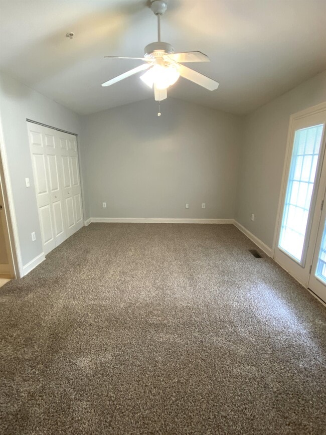Building Photo - 4492 Great Oak Dr