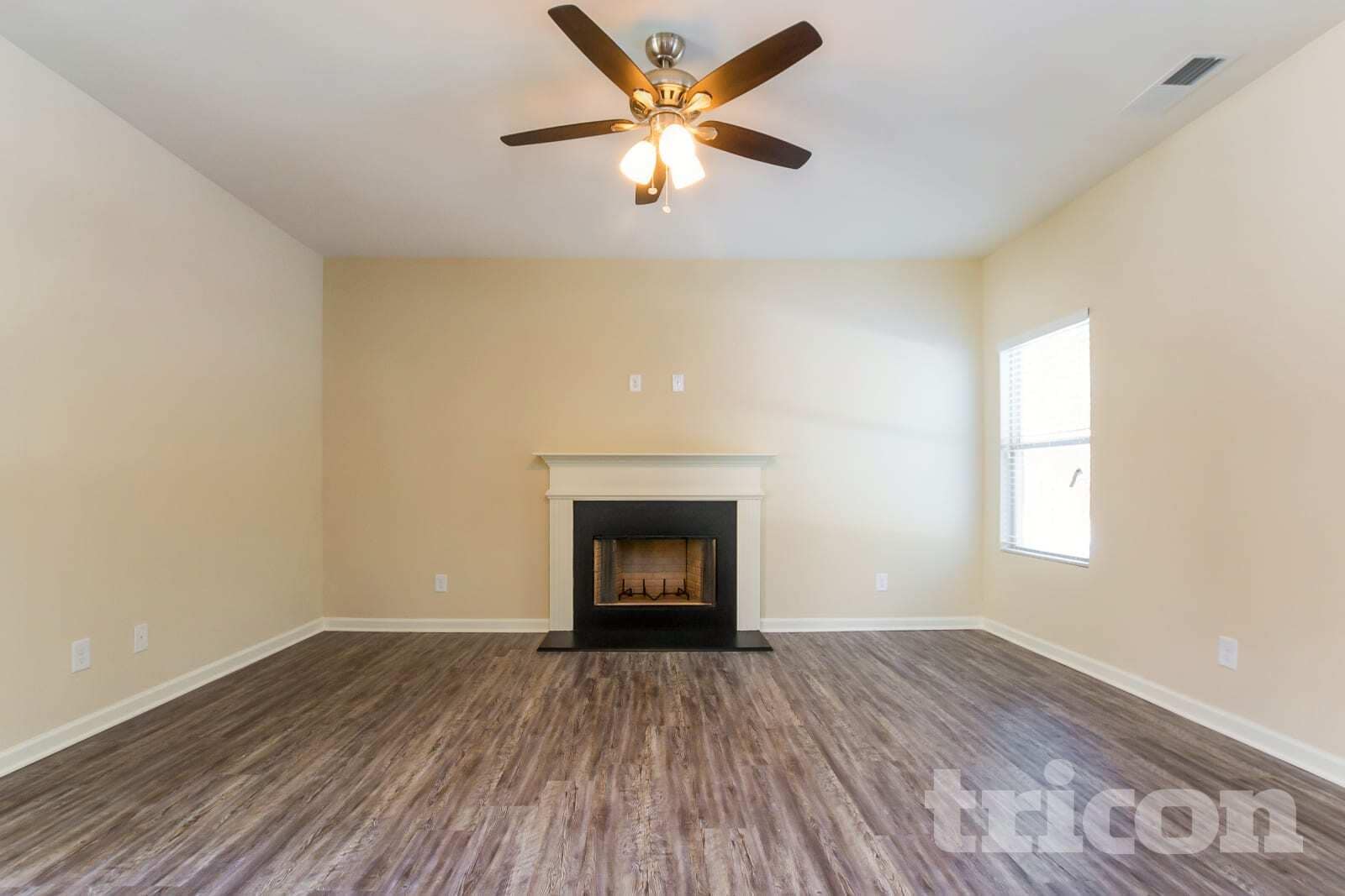 Building Photo - 457 Shady Glen