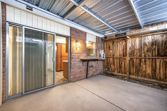 Building Photo - 6723 Tarnef Dr