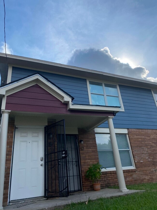 Unit 15 is on the left and leads upstairs - 2915 Palm St