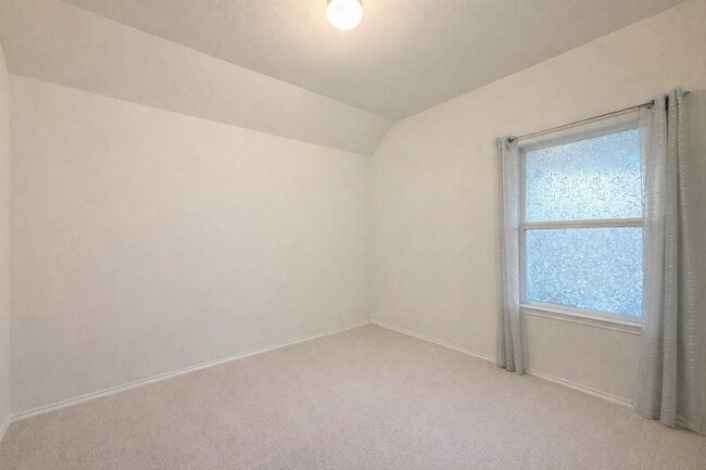 Building Photo - 15515 Islandview Ln