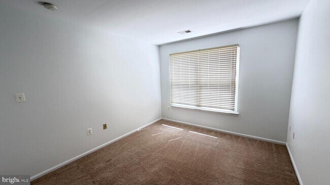 Building Photo - 20965 Kittanning Ln