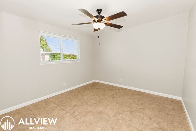 Building Photo - 3407 W Olinda Ln