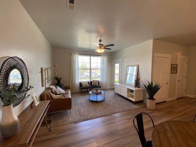 Building Photo - Lakefront at Vineyard Town Center Condo