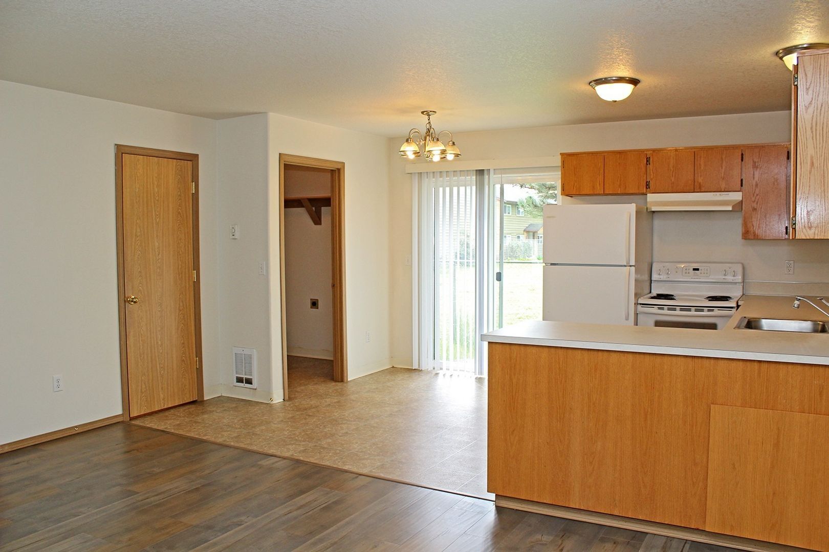 Building Photo - 1971 SE 122nd Ave