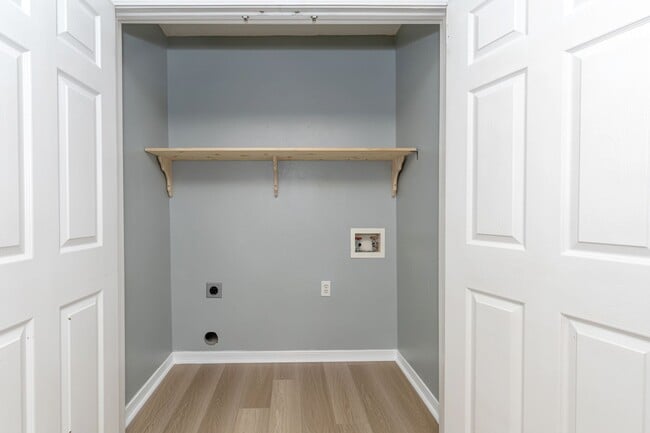 Building Photo - Freshly Renovated Rental Property