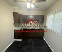 Building Photo - 2 Bedroom, 1 Bathroom Home in Gary, IN