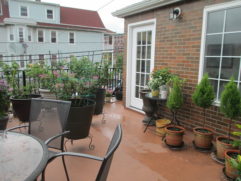 terrace - 855 Pavonia Ave