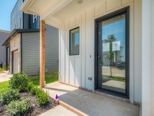 Building Photo - Beautiful New Construction Home in Edmond/Oklahoma City