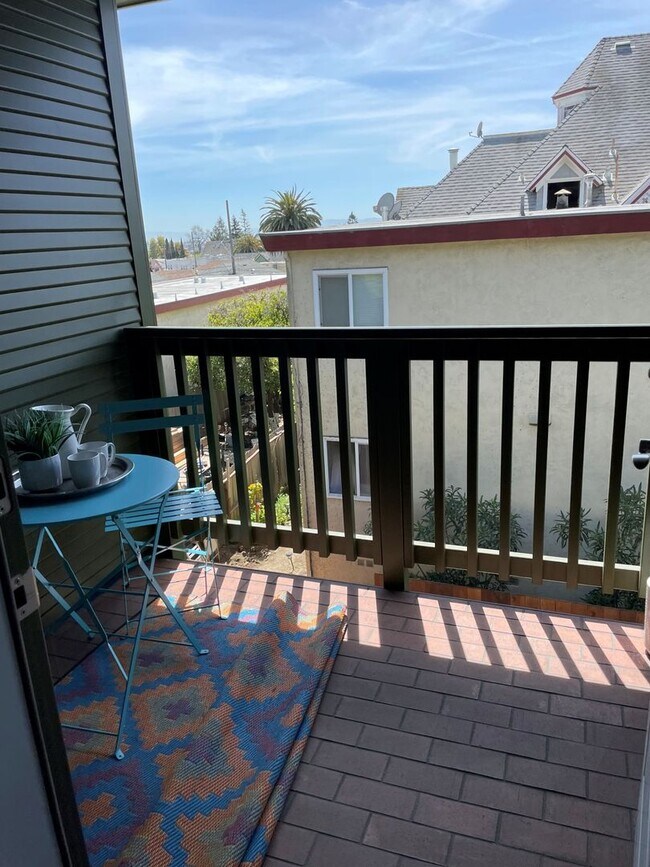 Building Photo - Please call Shami at (415) 225-2543 to sch...