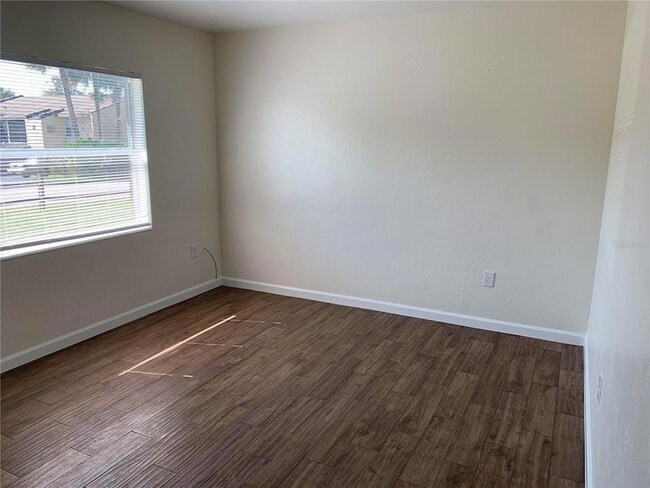 Building Photo - 127 E Kentucky Ave