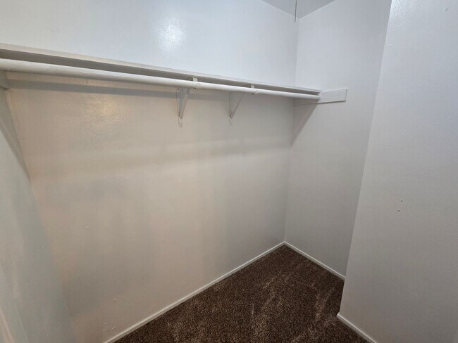 Building Photo - College Station -2 bedroom/ 2.5 bath - 2 story condo -Complex has a Pool.