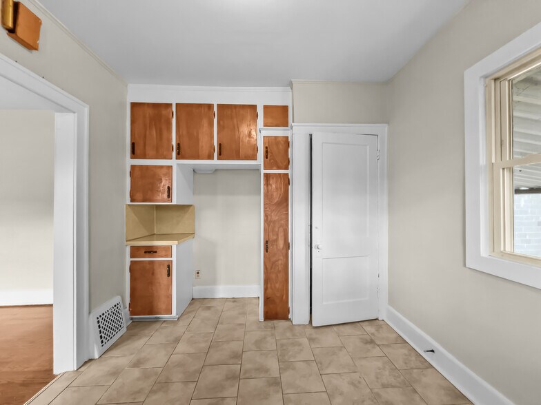 Building Photo - 3928 Upton Ave