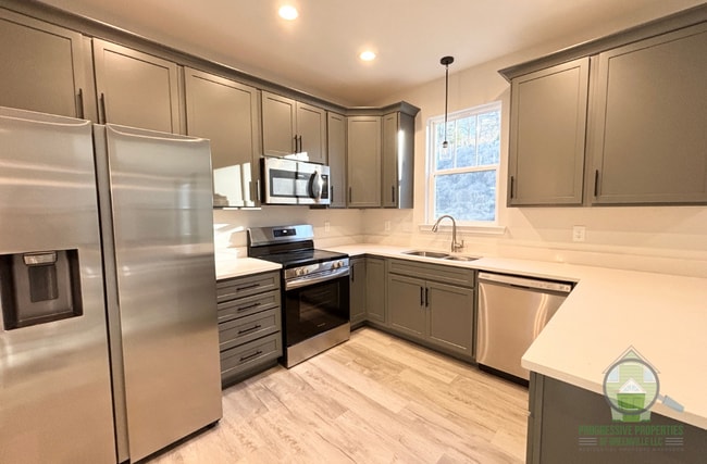 Building Photo - 8043 Gladeside Wy