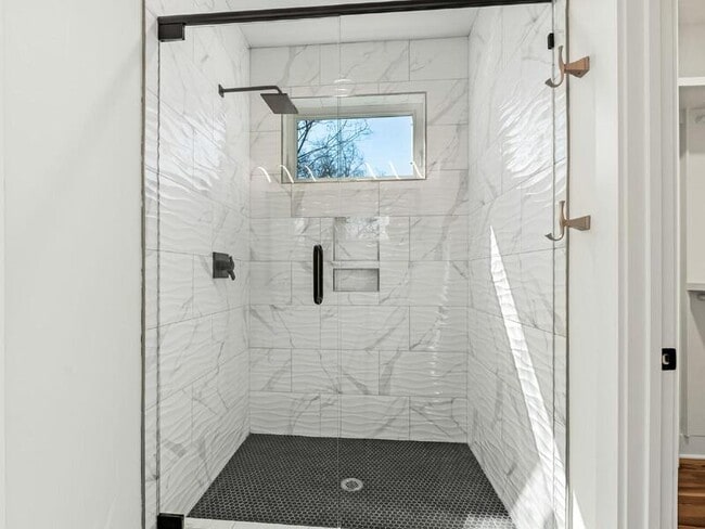 Building Photo - 1310 N Davidson St