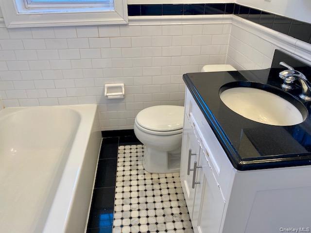 Building Photo - 1240 W Broadway