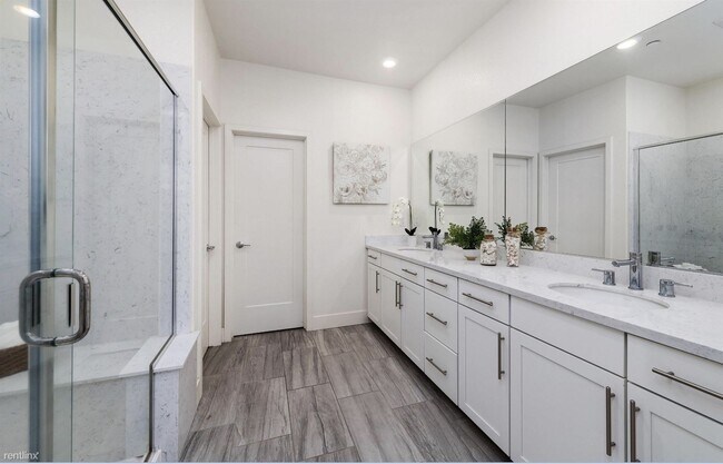 Building Photo - 4 br, 3.5 bath Townhome - 3053 Threecastle...