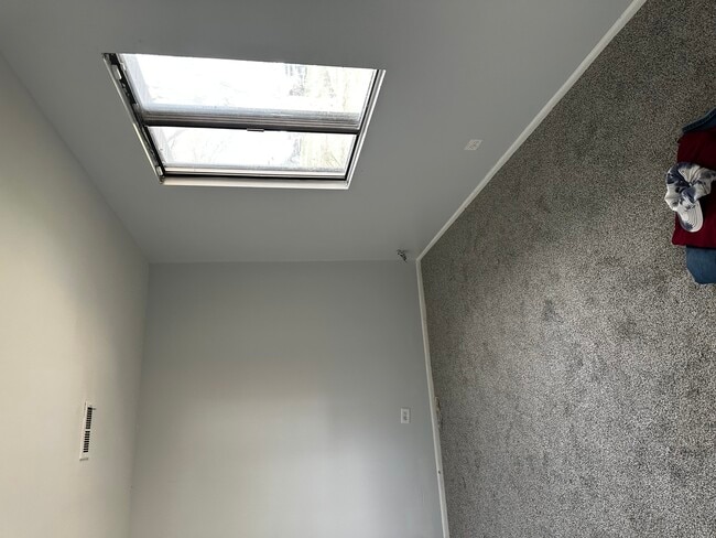 Building Photo - 1590 Perry Ct