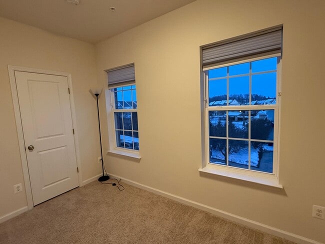 Building Photo - 23910 Catawba Hill Dr