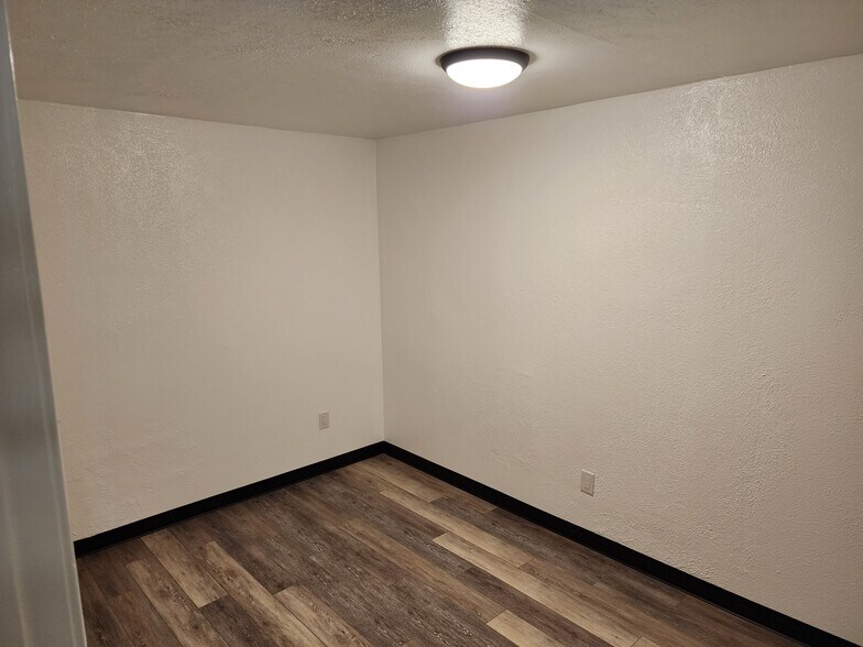 Building Photo - 21 S 4th St