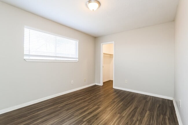 Building Photo - 807 Sulphur St