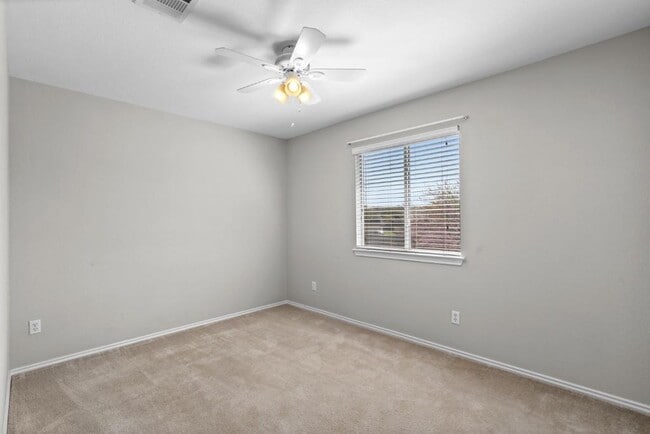 Building Photo - 440 Grey Feather Ct