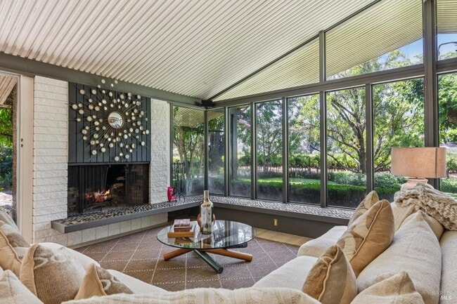 Building Photo - 1819 Zinfandel Ln