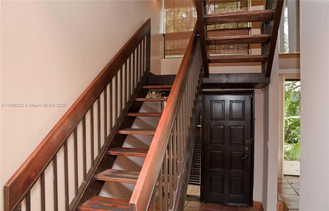 Building Photo - 19216 NE 25th Ave