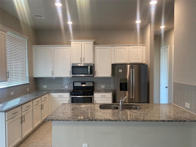 Building Photo - 4635 Bluestem Prairie Dr