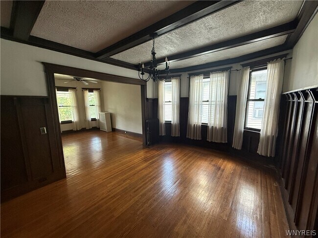 Building Photo - 37 Inwood Pl