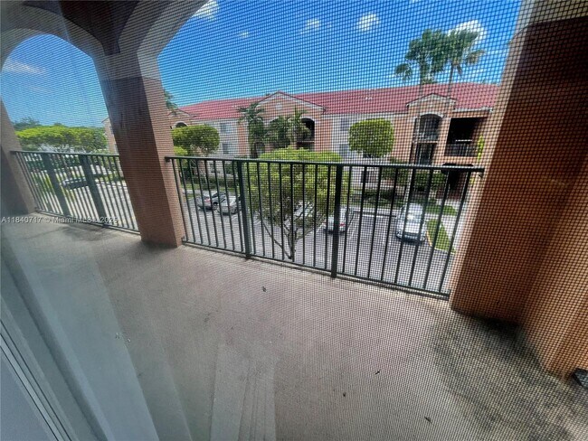 Building Photo - 6851 SW 44th St