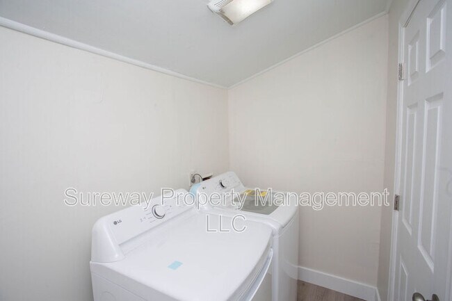 Building Photo - 73 Somerset Dr