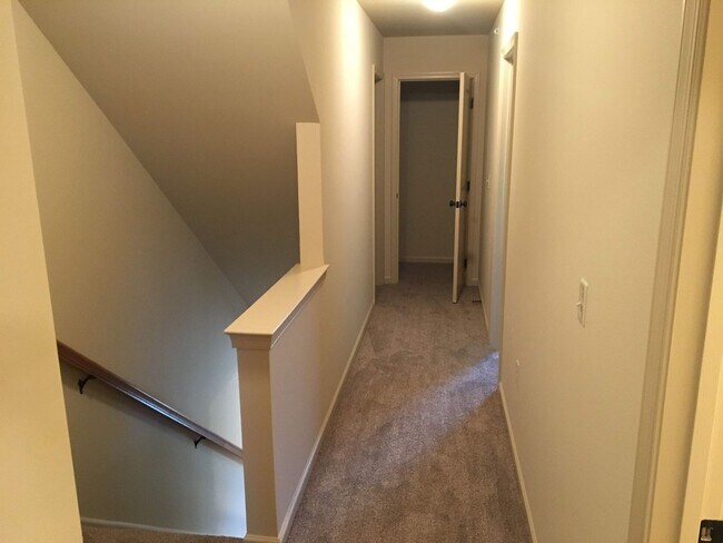 Building Photo - Beautiful 3 Bedroom Townhome in Mt. Joy