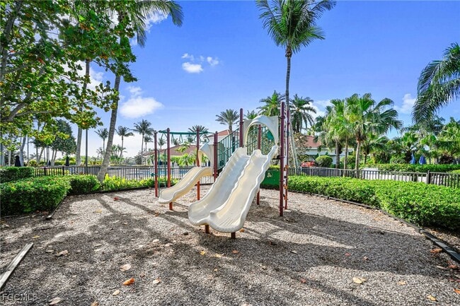 Building Photo - 8847 Largo Mar Dr